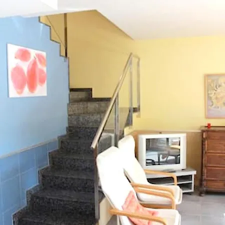 With 3 Bedrooms In With Shared Pool *